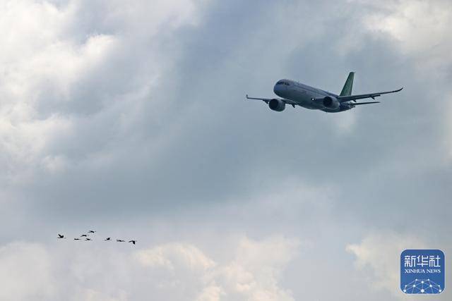 聚焦丨第十届新加坡航展举行媒体预演