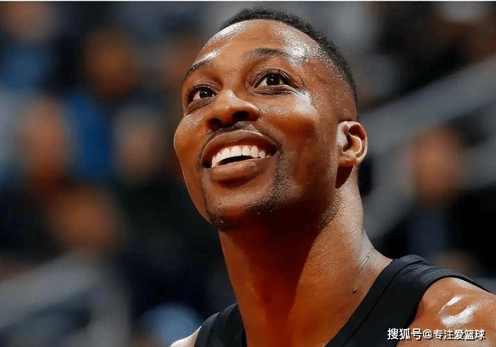 霍华德被堵门要账，杜兰特携手安东尼帮他解围